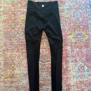 BLACK LULULEMON MESH WAIST LEGGINGS